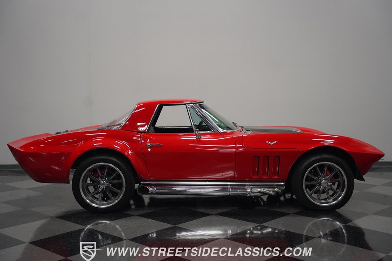 Unknown-Corvette-1965-Rally-Red-Black-29