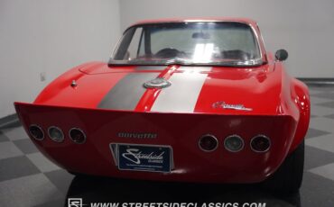 Unknown-Corvette-1965-Rally-Red-Black-40