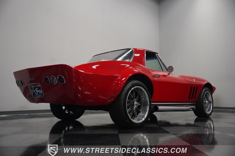 Unknown-Corvette-1965-Rally-Red-Black-41