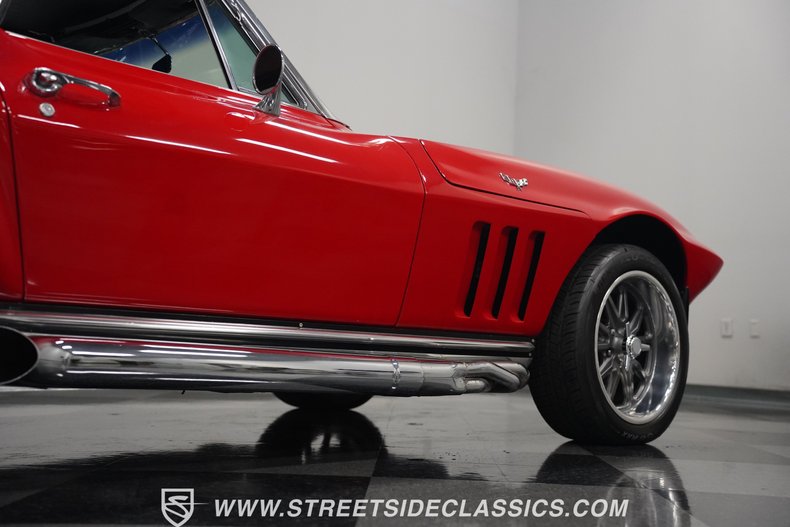 Unknown-Corvette-1965-Rally-Red-Black-42