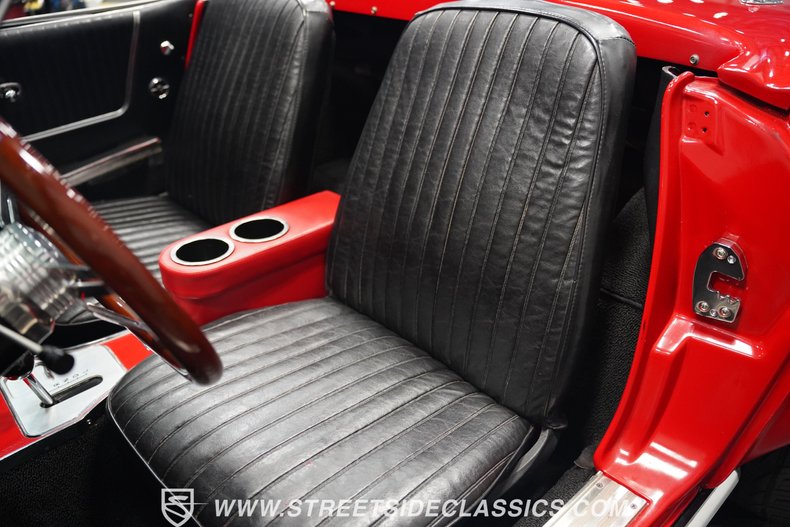 Unknown-Corvette-1965-Rally-Red-Black-49