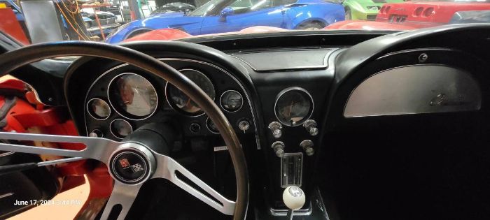 Unknown-Corvette-1965-Red-Black-16