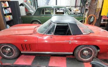 Unknown-Corvette-1965-Red-Black-2