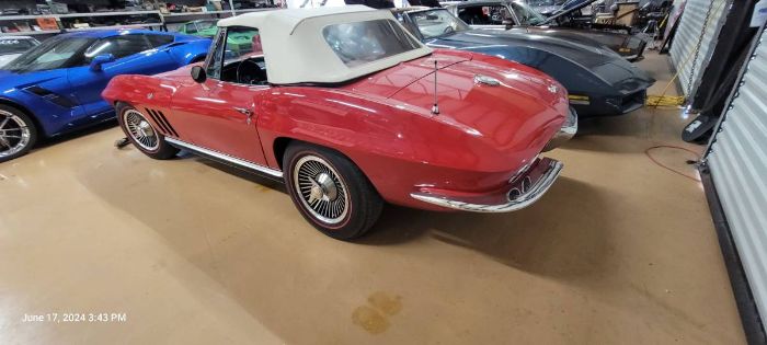 Unknown-Corvette-1965-Red-Black-4