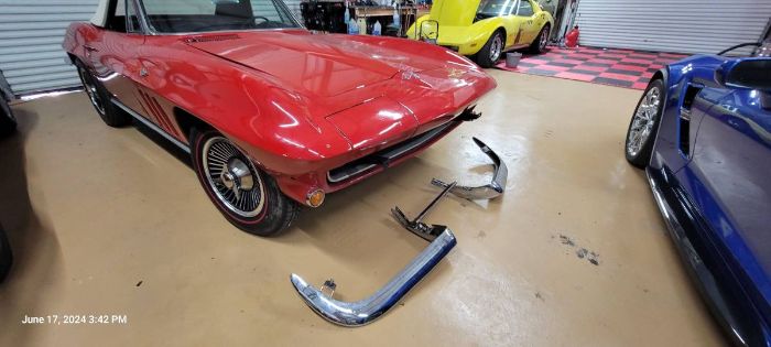Unknown-Corvette-1965-Red-Black-6