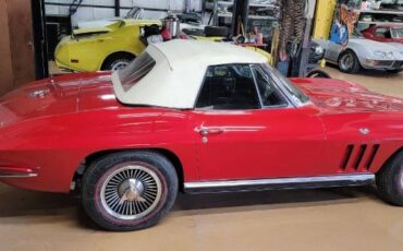 Unknown-Corvette-1965-Red-Black-7