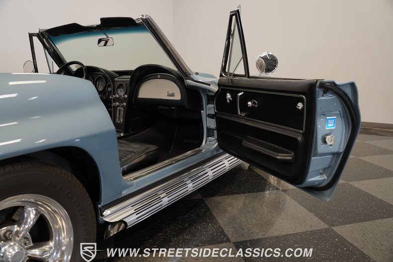 Unknown-Corvette-1966-Laguna-Blue-Black-44