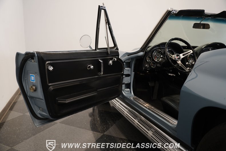 Unknown-Corvette-1966-Laguna-Blue-Black-49