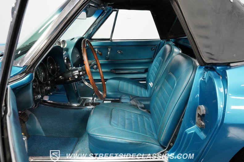 Unknown-Corvette-1966-Nassau-Blue-Blue-38