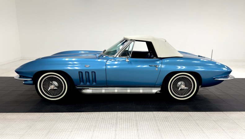Unknown-Corvette-1966-Nassau-Blue-Bright-Blue-1