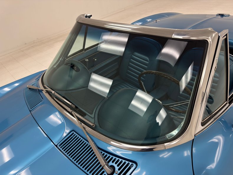 Unknown-Corvette-1966-Nassau-Blue-Bright-Blue-17