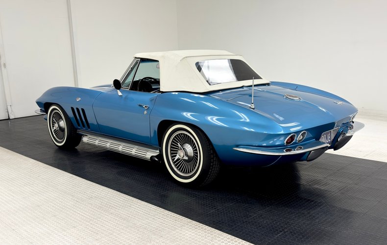 Unknown-Corvette-1966-Nassau-Blue-Bright-Blue-3