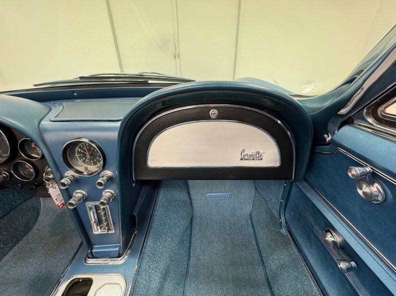 Unknown-Corvette-1966-Nassau-Blue-Bright-Blue-44