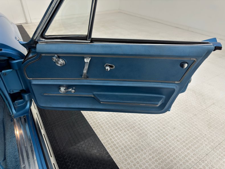Unknown-Corvette-1966-Nassau-Blue-Bright-Blue-8