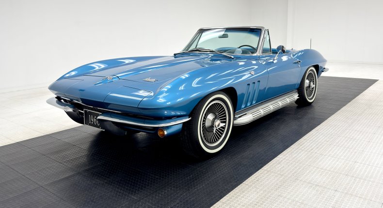 Unknown-Corvette-1966-Nassau-Blue-Bright-Blue
