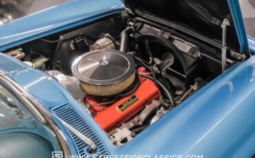 Unknown-Corvette-1966-Nassau-Blue-White-1