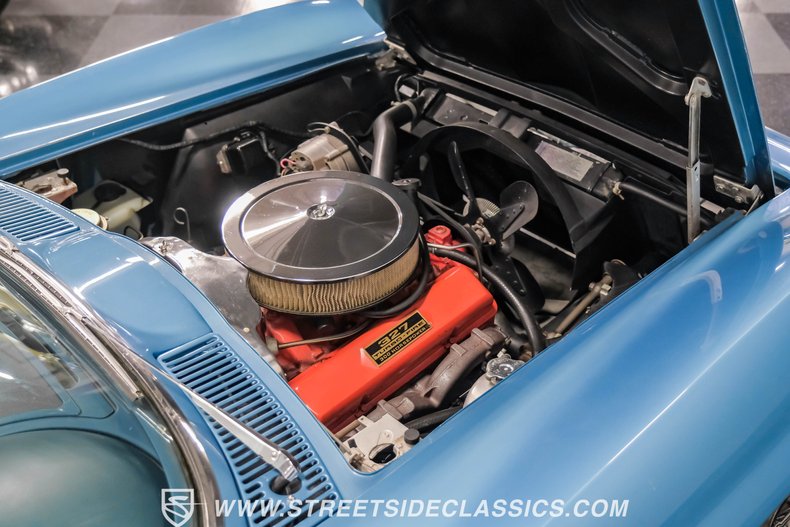 Unknown-Corvette-1966-Nassau-Blue-White-1