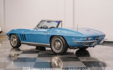 Unknown-Corvette-1966-Nassau-Blue-White-10