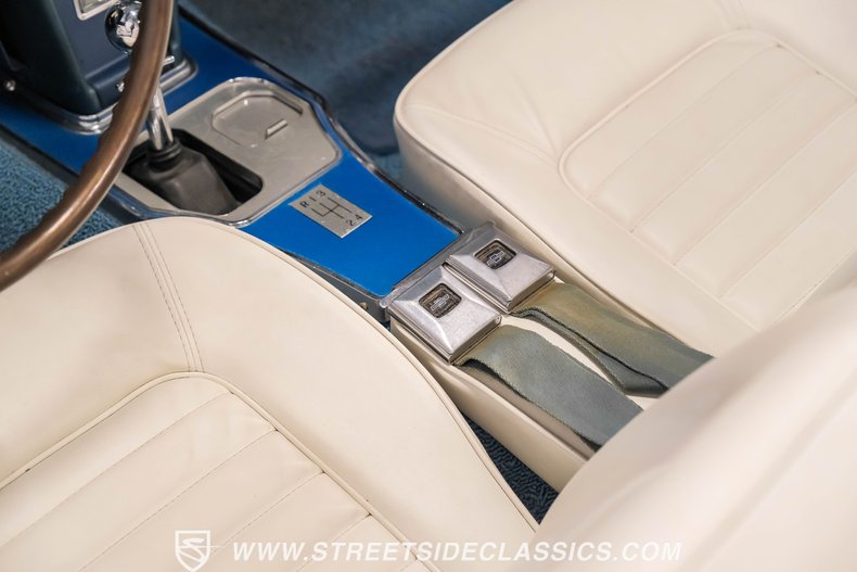 Unknown-Corvette-1966-Nassau-Blue-White-12