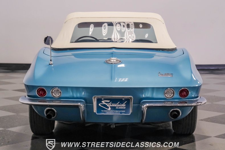 Unknown-Corvette-1966-Nassau-Blue-White-15