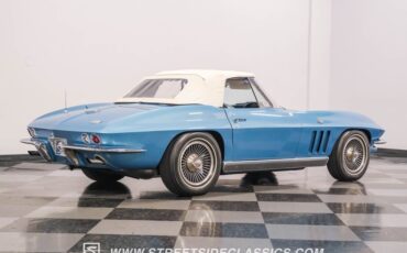 Unknown-Corvette-1966-Nassau-Blue-White-19