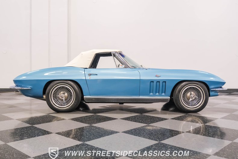 Unknown-Corvette-1966-Nassau-Blue-White-20