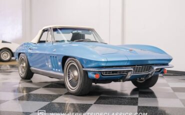 Unknown-Corvette-1966-Nassau-Blue-White-24