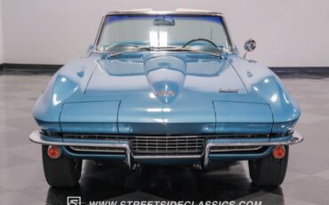 Unknown-Corvette-1966-Nassau-Blue-White-25