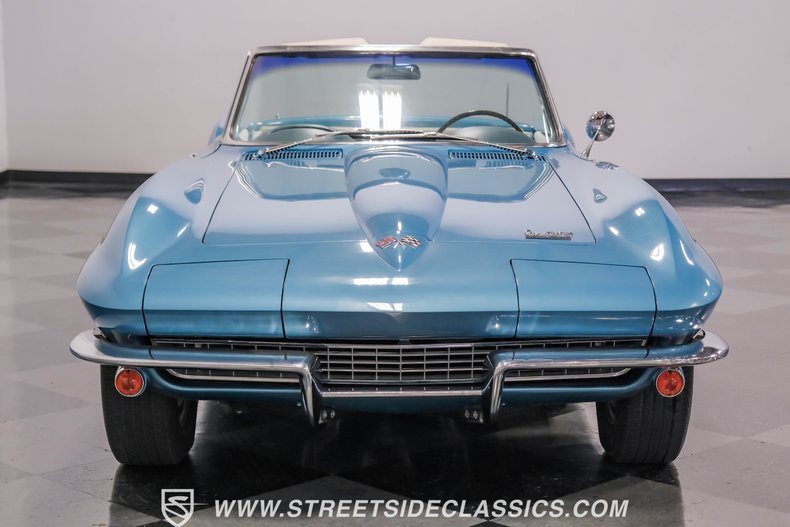 Unknown-Corvette-1966-Nassau-Blue-White-25