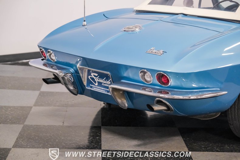 Unknown-Corvette-1966-Nassau-Blue-White-28