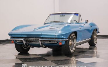 Unknown-Corvette-1966-Nassau-Blue-White-3