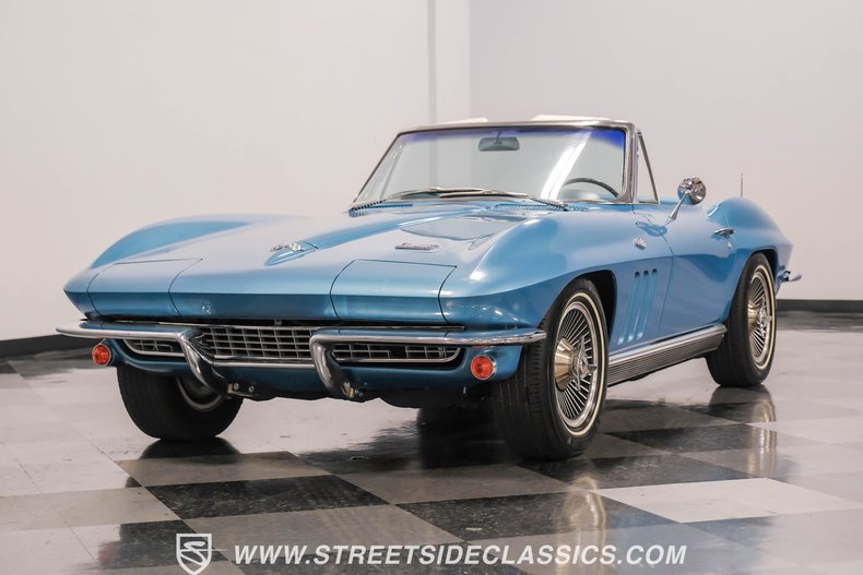 Unknown-Corvette-1966-Nassau-Blue-White-3