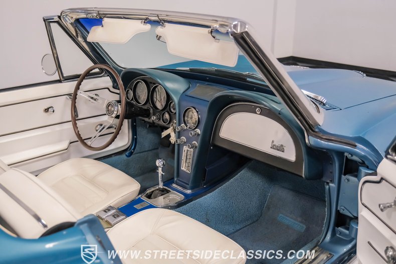 Unknown-Corvette-1966-Nassau-Blue-White-35