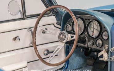 Unknown-Corvette-1966-Nassau-Blue-White-37