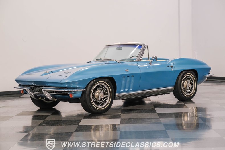 Unknown-Corvette-1966-Nassau-Blue-White-4