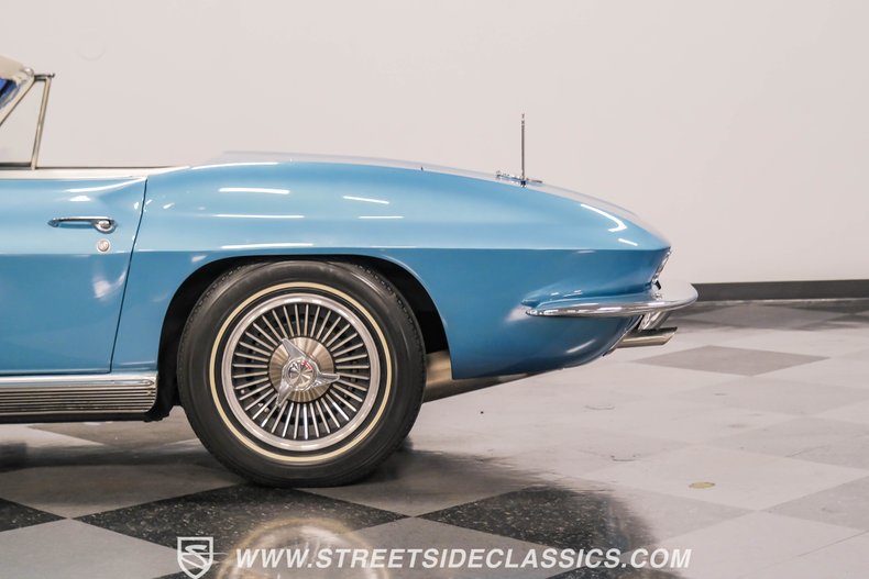 Unknown-Corvette-1966-Nassau-Blue-White-6