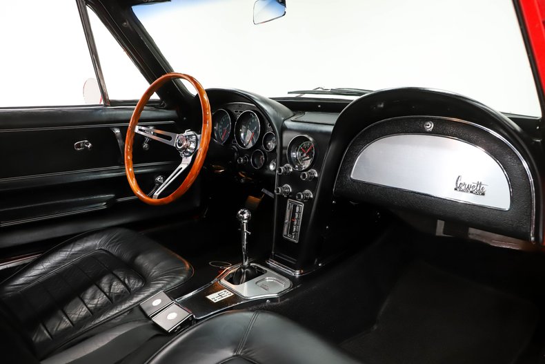 Unknown-Corvette-1966-Rally-Red-Black-14