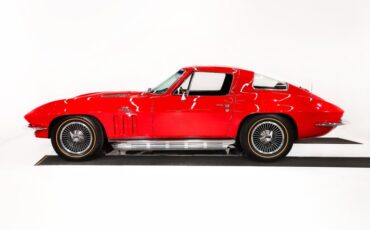 Unknown-Corvette-1966-Rally-Red-Black-36