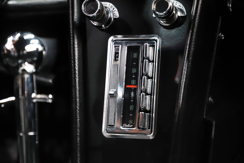 Unknown-Corvette-1966-Rally-Red-Black-4