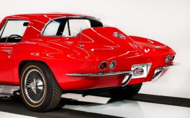Unknown-Corvette-1966-Rally-Red-Black-45