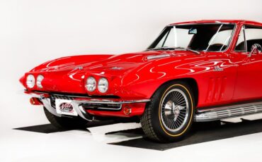 Unknown-Corvette-1966-Rally-Red-Black-5