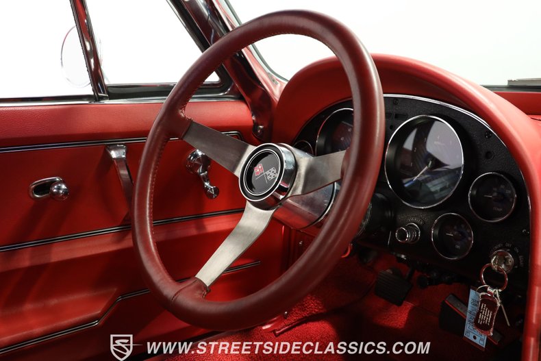 Unknown-Corvette-1966-Red-Red-16