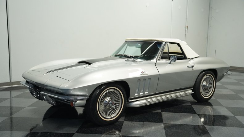 Unknown-Corvette-1966-Silver-Pearl-Black-14
