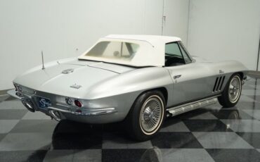 Unknown-Corvette-1966-Silver-Pearl-Black-19