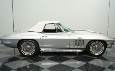 Unknown-Corvette-1966-Silver-Pearl-Black-20