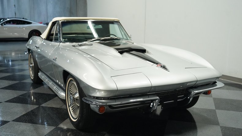 Unknown-Corvette-1966-Silver-Pearl-Black-22