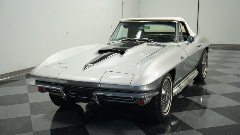 Unknown-Corvette-1966-Silver-Pearl-Black-24