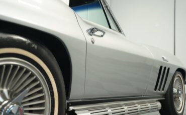 Unknown-Corvette-1966-Silver-Pearl-Black-32