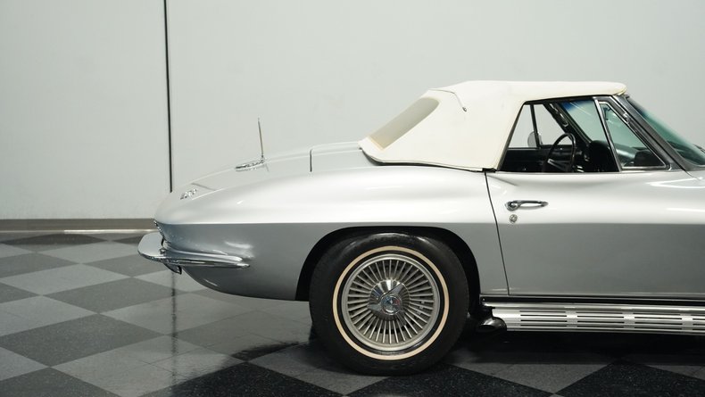 Unknown-Corvette-1966-Silver-Pearl-Black-33