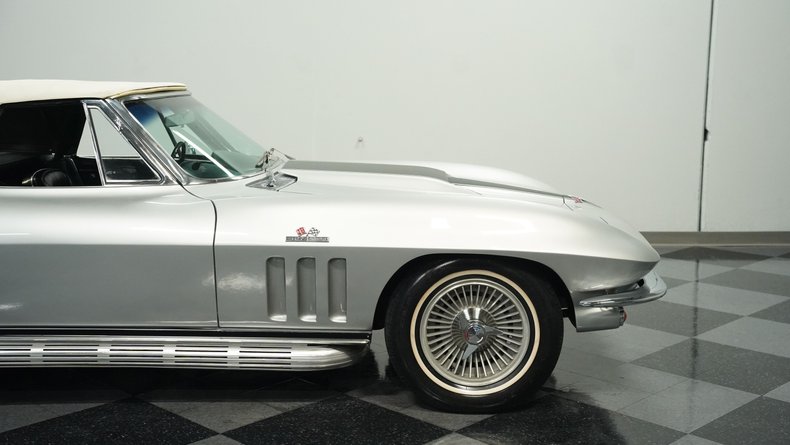 Unknown-Corvette-1966-Silver-Pearl-Black-34